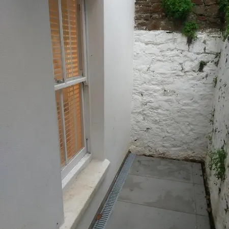 Prime Clifton Location - 2 Bedroom شقة بريستول