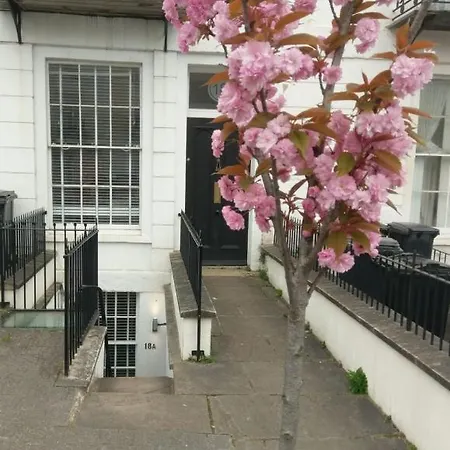 Prime Clifton Location - 2 Bedroom Bristol
